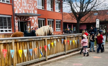 Reilplatzeinweihung der Grundschule Milzgrund in Aubstadt 