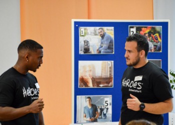 Foto: HEROES Yuel Emha und Hasan Sayed Yahya leiten einen Workshop am HEROES Fachtag in Schweinfurt